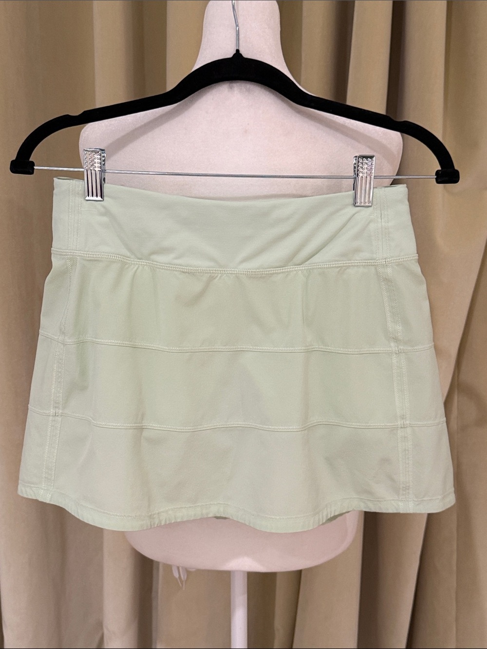 lululemon athletica- Women’s Sage Green Pace Rival Mid-Rise Active Skirt-Size: 4